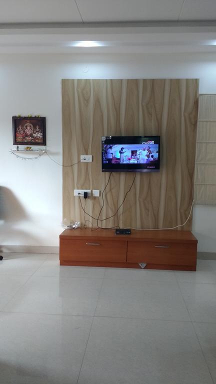 Hitech Shilparamam Guest House Hyderabad Exterior foto